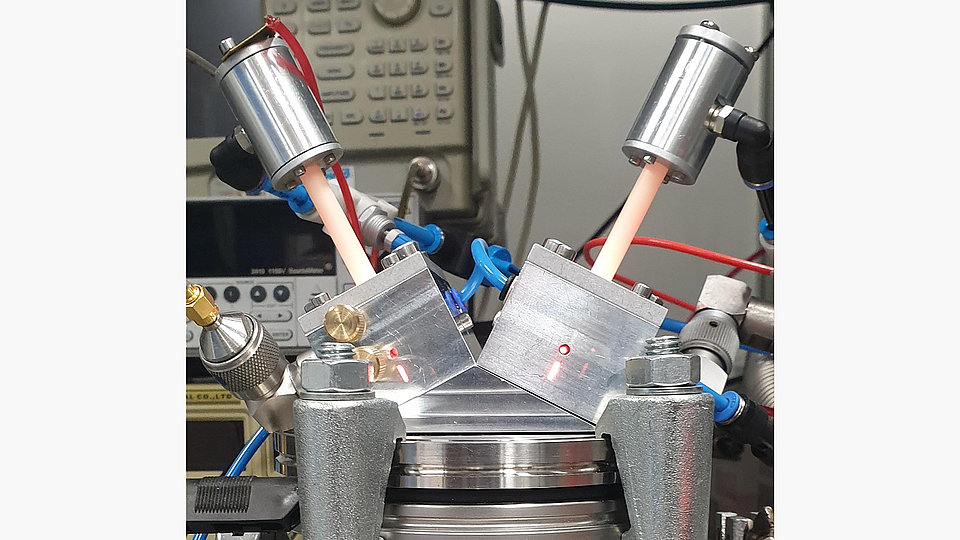 Inductively coupled source driven at 2.45 GHz, working with oxygen and HMDSO.