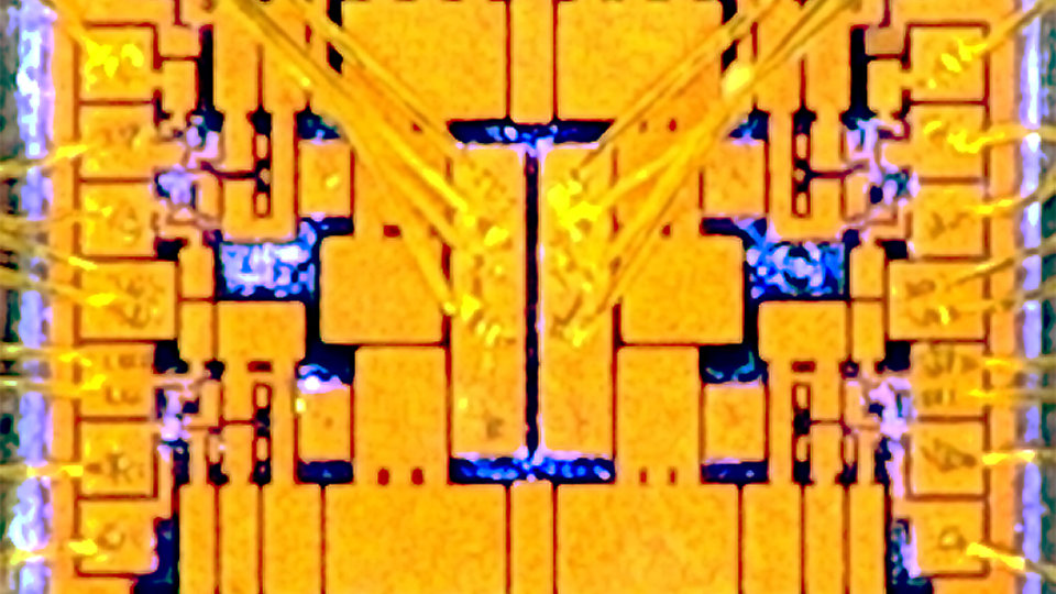 Chip photograph of the realized GaN digital outphasing PA MMIC