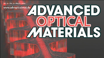 Das Bild zeigt das Titelblatt der Publikation „Advanced Optical Materials“ (Volume 12, Issue 13). 