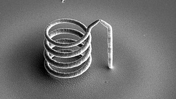 SEM image of a 3D-printed helical antenna.