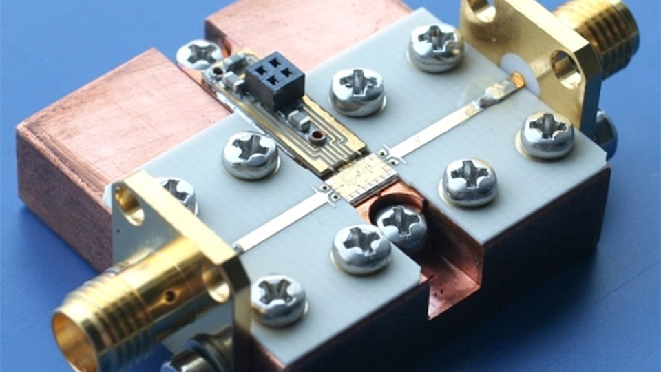 LNA Chip in test fixture